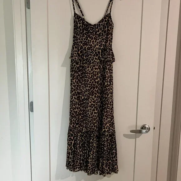 Reformation Felda Dress in Leo Animal Print Size 6 - Picture 5 of 15